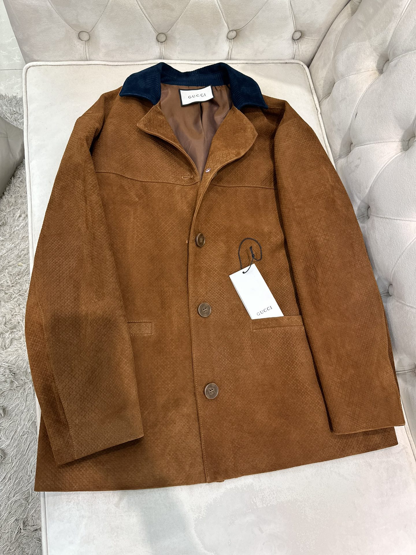 “Stylish Gucci 2025 AW Female Suit with Goat Velvet Liner – Product Details and Features” - 图片 1