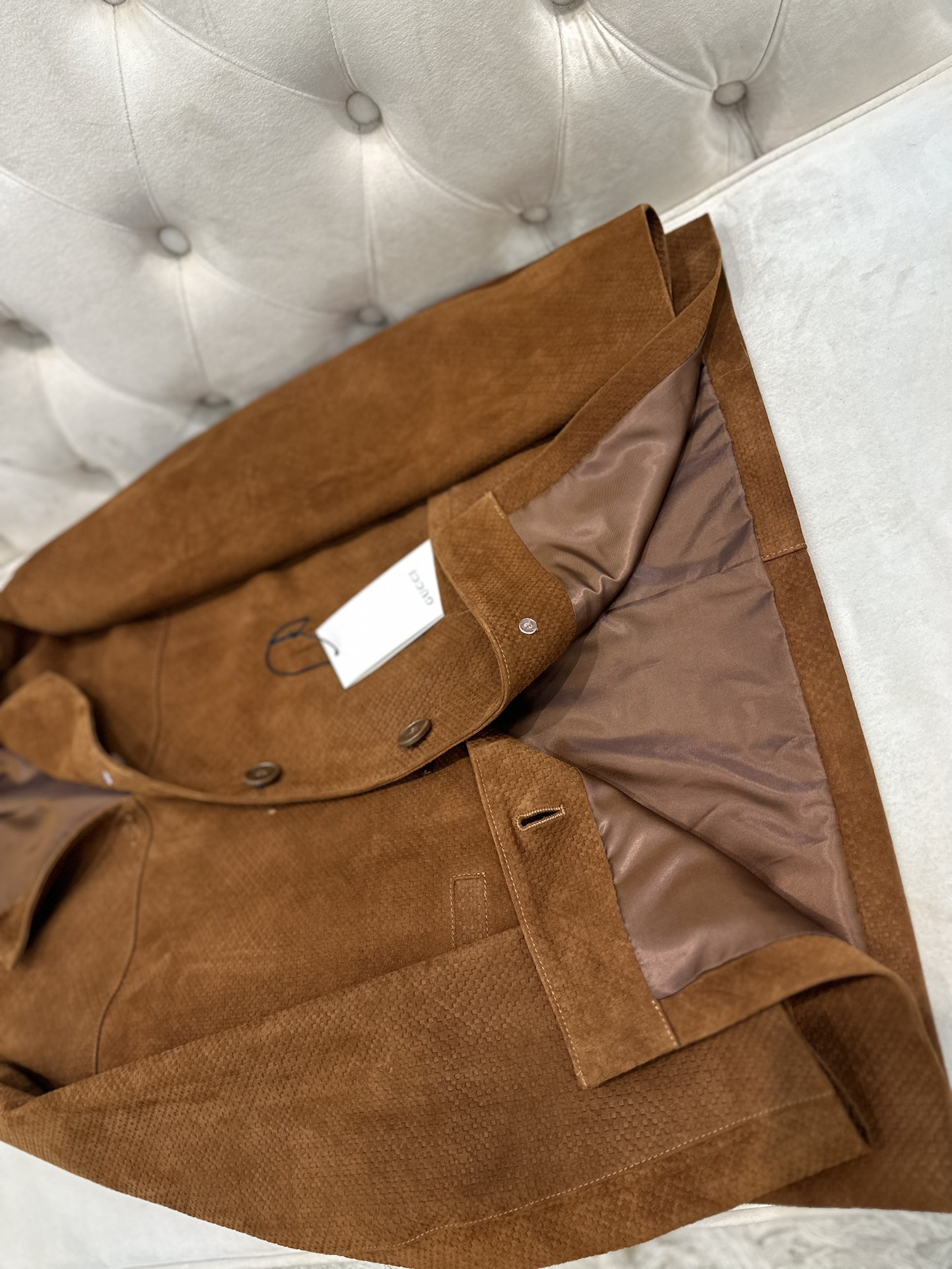 “Stylish Gucci 2025 AW Female Suit with Goat Velvet Liner – Product Details and Features” - 图片 4