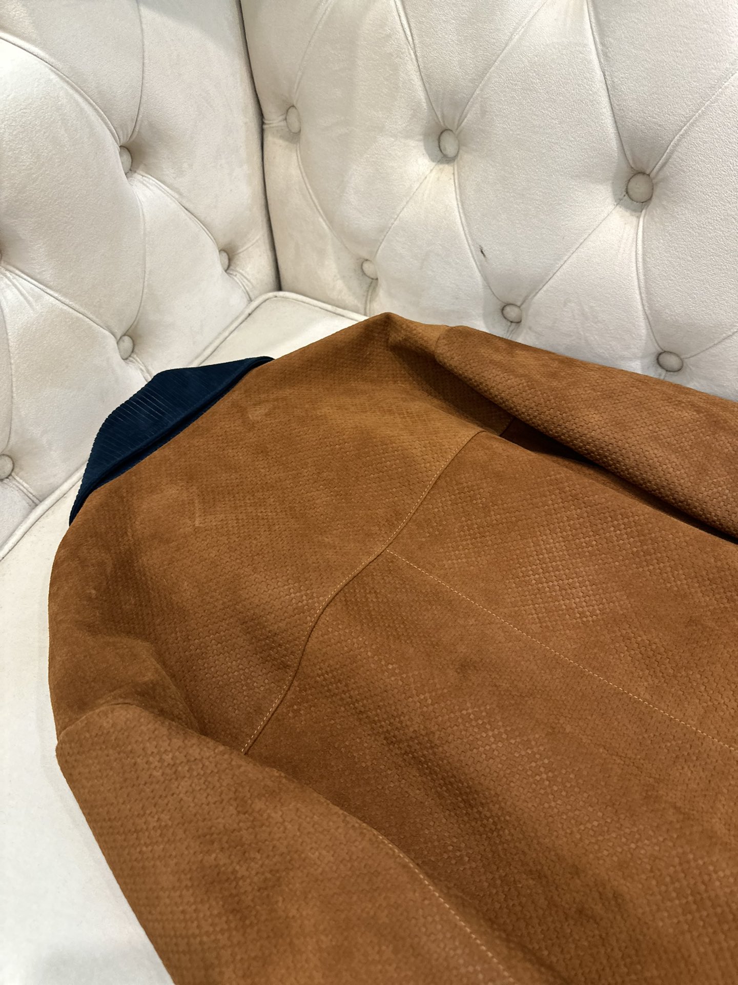 “Stylish Gucci 2025 AW Female Suit with Goat Velvet Liner – Product Details and Features” - 图片 9