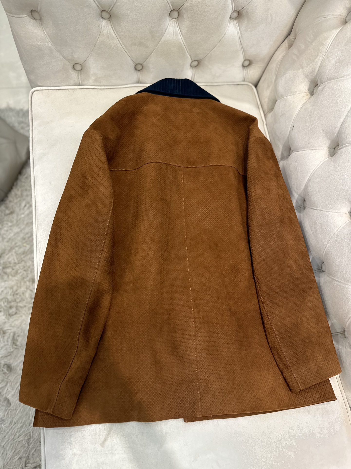 “Stylish Gucci 2025 AW Female Suit with Goat Velvet Liner – Product Details and Features” - 图片 7