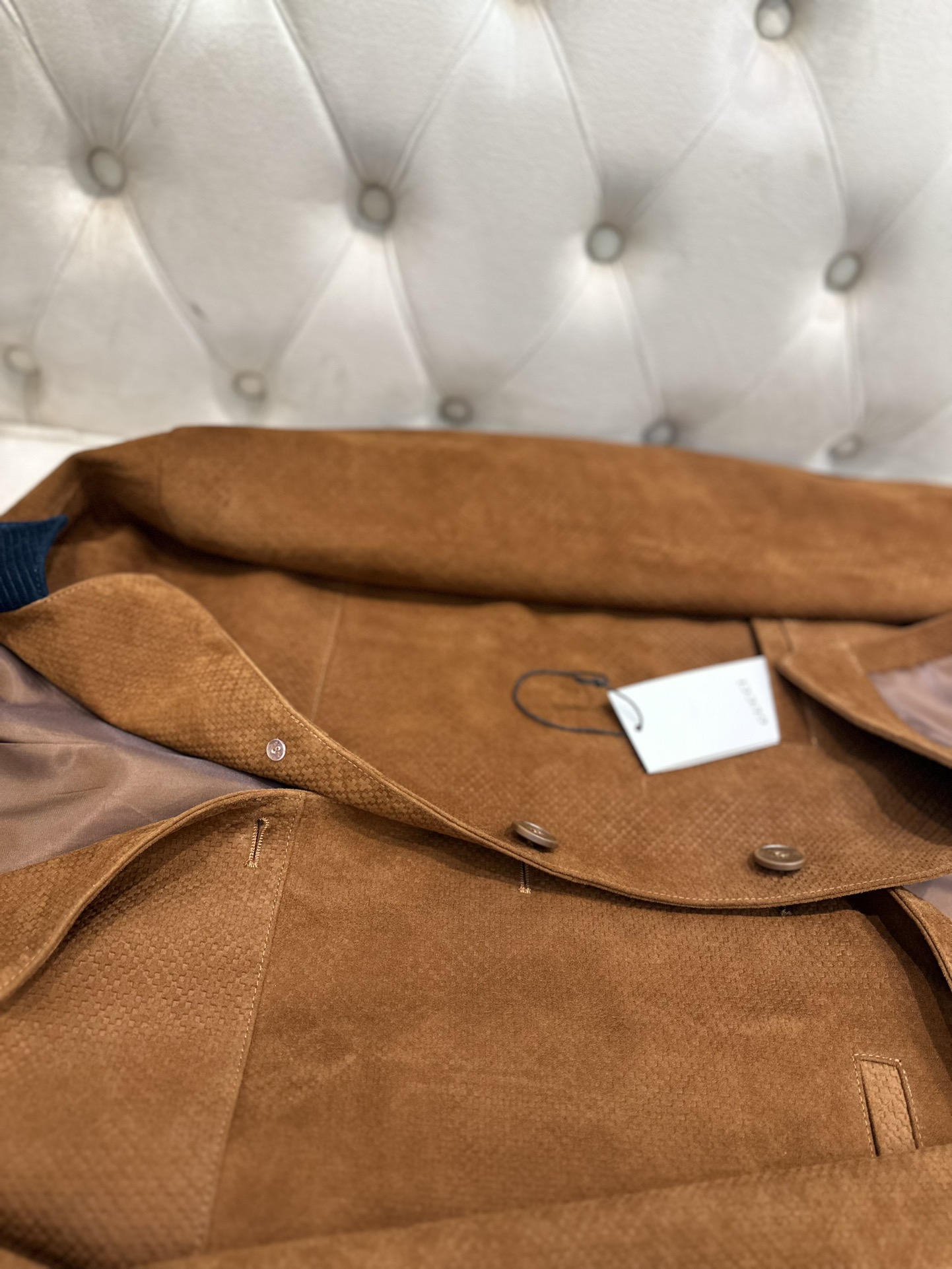 “Stylish Gucci 2025 AW Female Suit with Goat Velvet Liner – Product Details and Features” - 图片 3