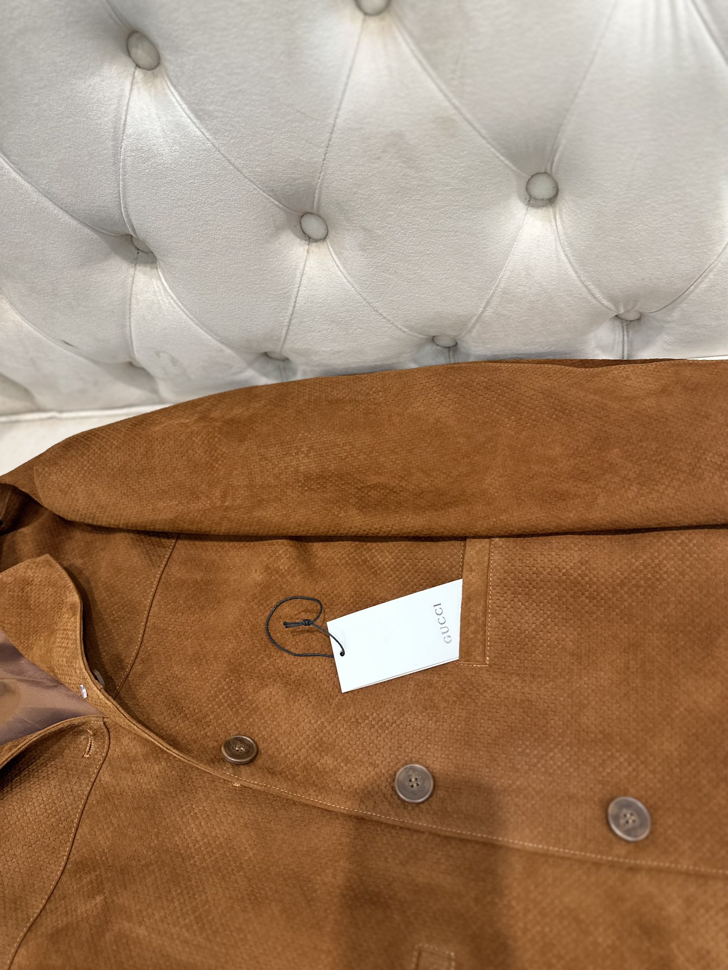 “Stylish Gucci 2025 AW Female Suit with Goat Velvet Liner – Product Details and Features” - 图片 5