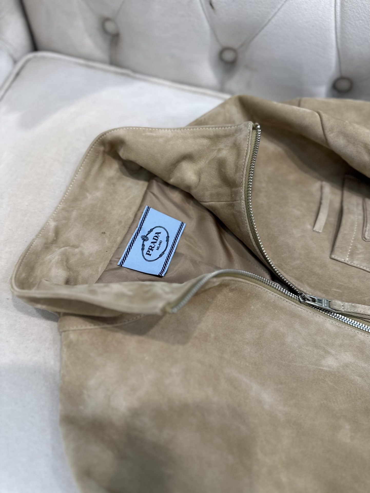 Prada 2025 AW Women’s Goat Skin Suit with Dust-Proof Bag – Premium Quality, Kenyan Imported, Sizes S-L - 图片 5