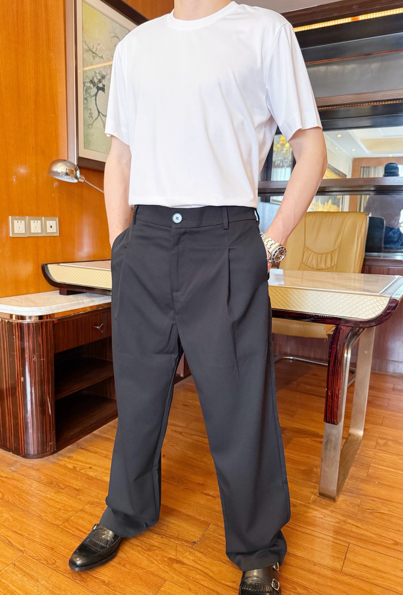 NO:483018,Armani - the latest hot T-shirts in 2025 counters are shipped, and hot-selling items in European and American counters!  Selected Italian imported fine cotton fabrics with simple and atmospheric designs to show fashion, and the upper body effect can be seen. Number of codes 48-56 (model 173/130 wears 48, with Hong Kong Lane Crawford gift box packaging), Armani,tees, t-shirt, alexander wang19860909阿玛尼-2025专柜最新爆款T恤出货 欧美专柜热销单品！精选意大利进口精棉面料搭配简约大气的设计,彰显时尚 上身效果看得见.码数48-56（模特173/130穿48,配香港连卡佛礼盒包装）,,armani,tees，t-shirt,alexander wang,Men's clothing