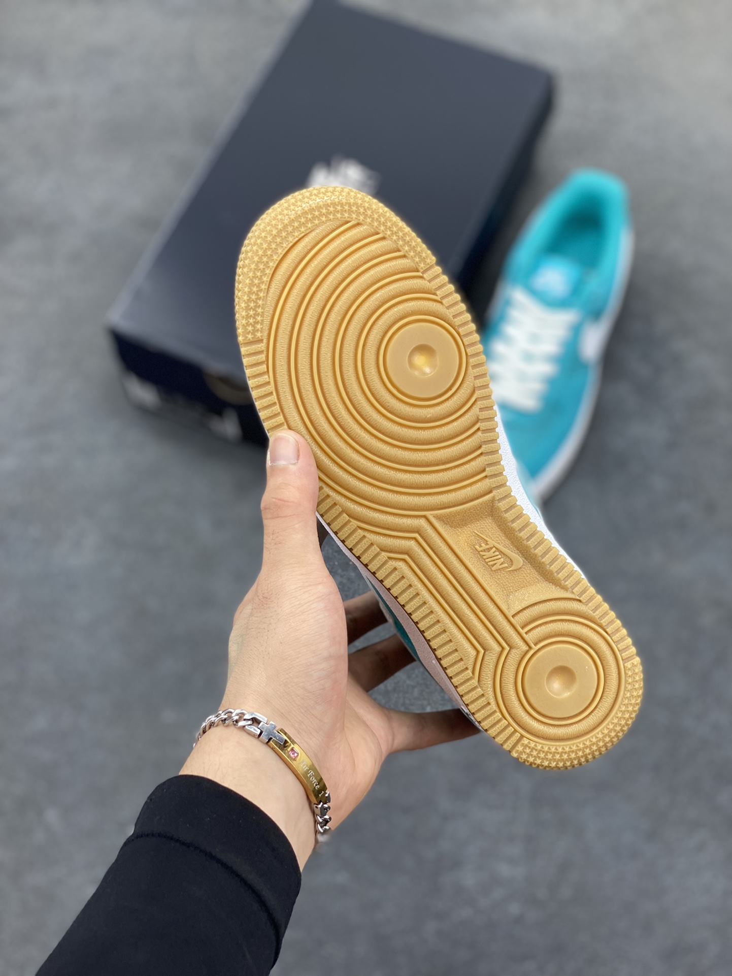 图片[5]-Nike Air Force 1 Low 蓝白 空军一号低帮运动休闲板鞋 原楦头原纸板 打造纯正空军版型 专注外贸渠道 全掌内置蜂窝气垫 原盒配件 原厂中底钢印、拉帮完美 货号：IB6388-301 尺码：36 36.5 37.5 38 38.5 39 40 40.5 41 42 42.5 43 44 44.5 45-选品中心