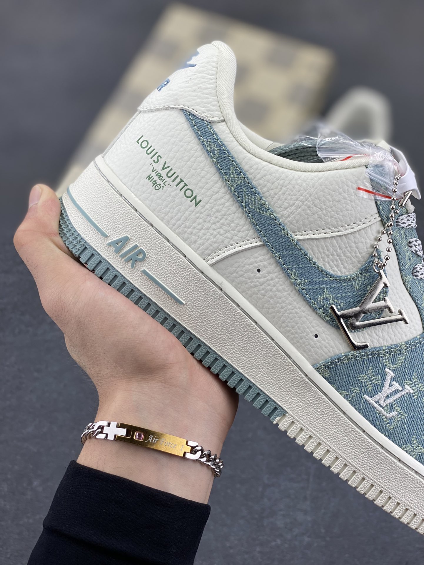 图片[6]-NIke Air Force 1 \’07 Low LV联名-青色牛仔 空军一号低帮 运动鞋 休闲鞋 折边针车 工艺难度大 原楦头原纸板 原装鞋盒 原厂鞋底 超高清洁度 细节完美 货号：SC0601-554 尺码：36 36.5 37.5 38 38.5 39 40 40.5 41 42 42.5 43 44 44.5 45-选品中心