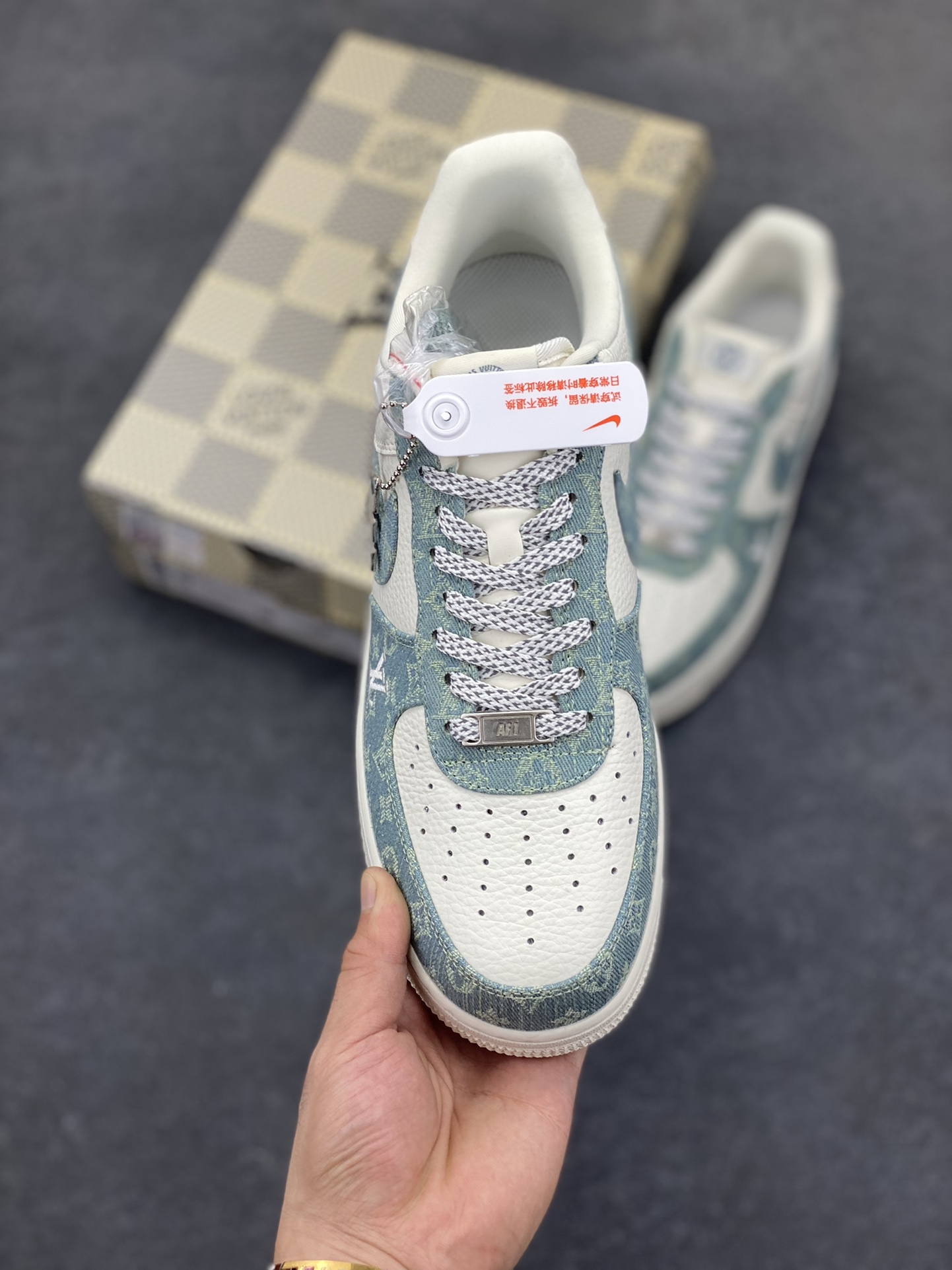 图片[2]-NIke Air Force 1 \’07 Low LV联名-青色牛仔 空军一号低帮 运动鞋 休闲鞋 折边针车 工艺难度大 原楦头原纸板 原装鞋盒 原厂鞋底 超高清洁度 细节完美 货号：SC0601-554 尺码：36 36.5 37.5 38 38.5 39 40 40.5 41 42 42.5 43 44 44.5 45-选品中心