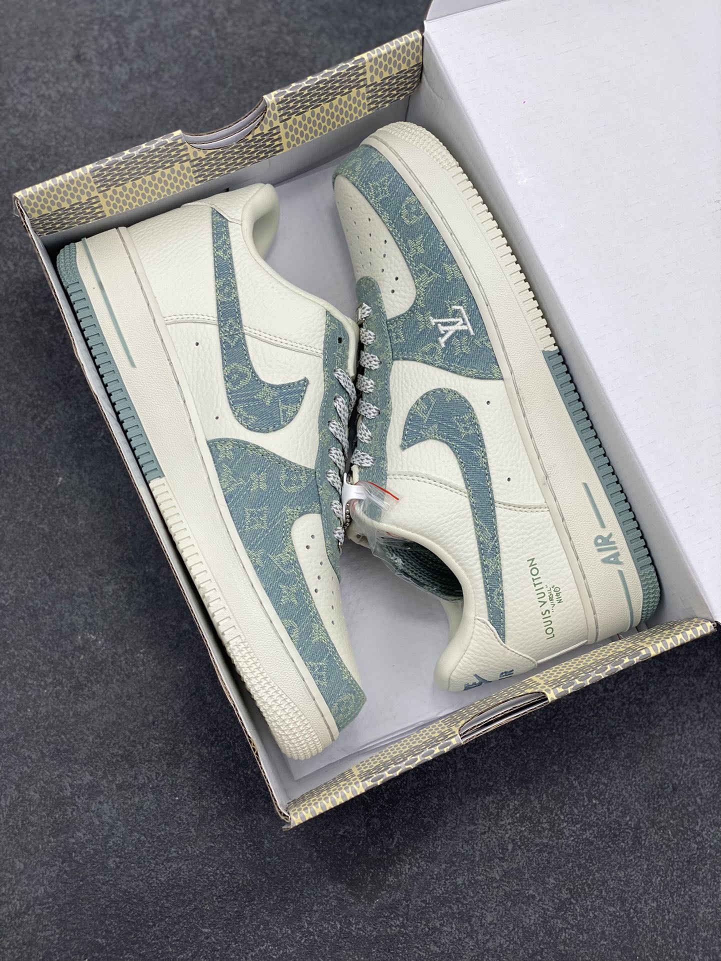 图片[9]-NIke Air Force 1 \’07 Low LV联名-青色牛仔 空军一号低帮 运动鞋 休闲鞋 折边针车 工艺难度大 原楦头原纸板 原装鞋盒 原厂鞋底 超高清洁度 细节完美 货号：SC0601-554 尺码：36 36.5 37.5 38 38.5 39 40 40.5 41 42 42.5 43 44 44.5 45-选品中心