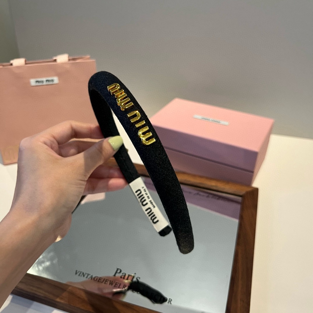 🆕

miumiu缪缪新款发箍