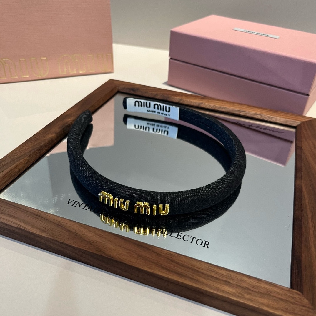 🆕

miumiu缪缪新款发箍