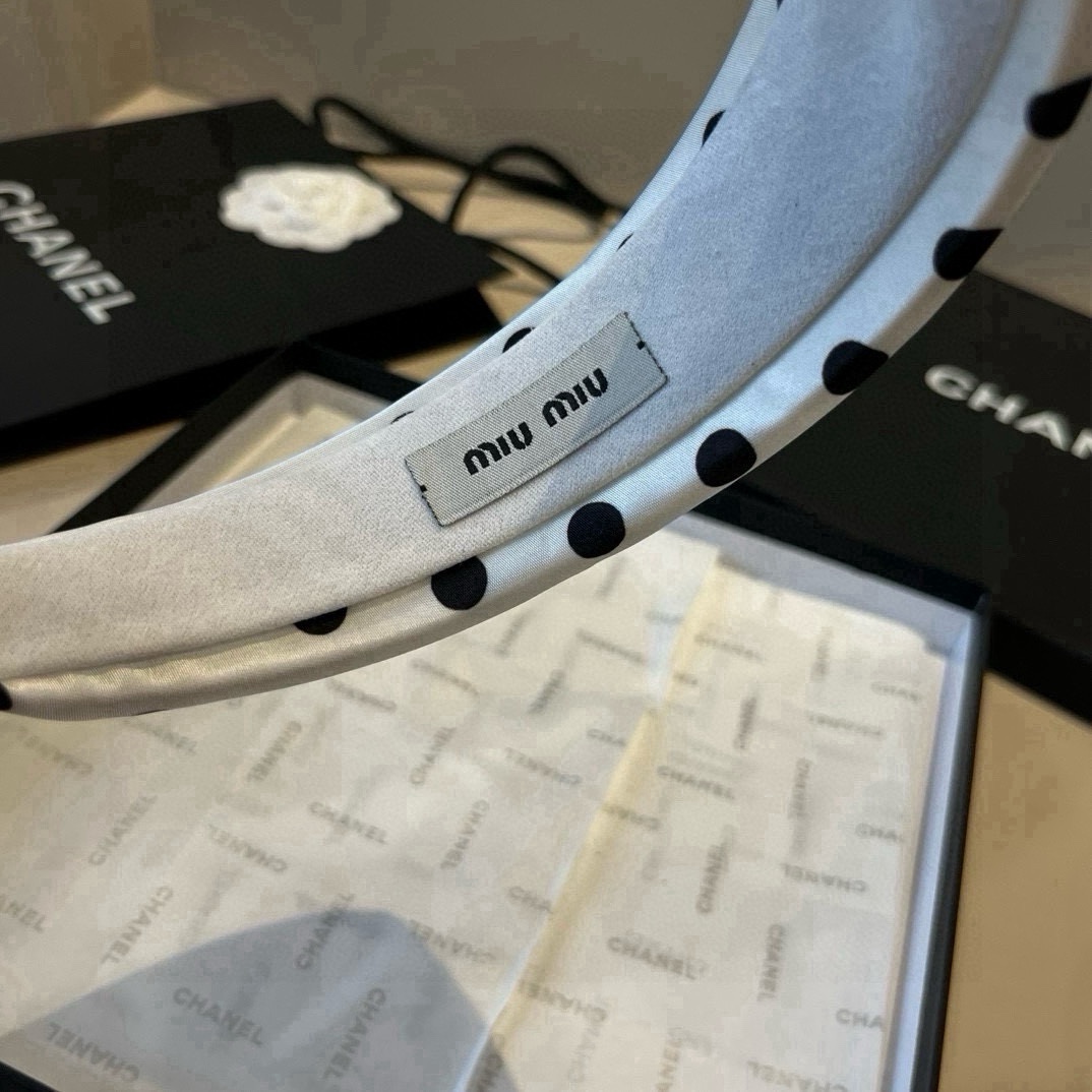 🆕

miumiu缪缪新款发箍
