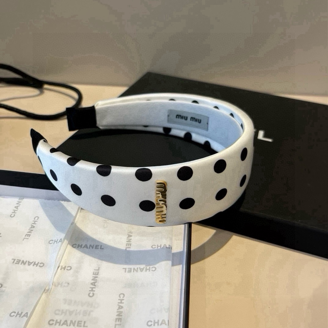 🆕

miumiu缪缪新款发箍
