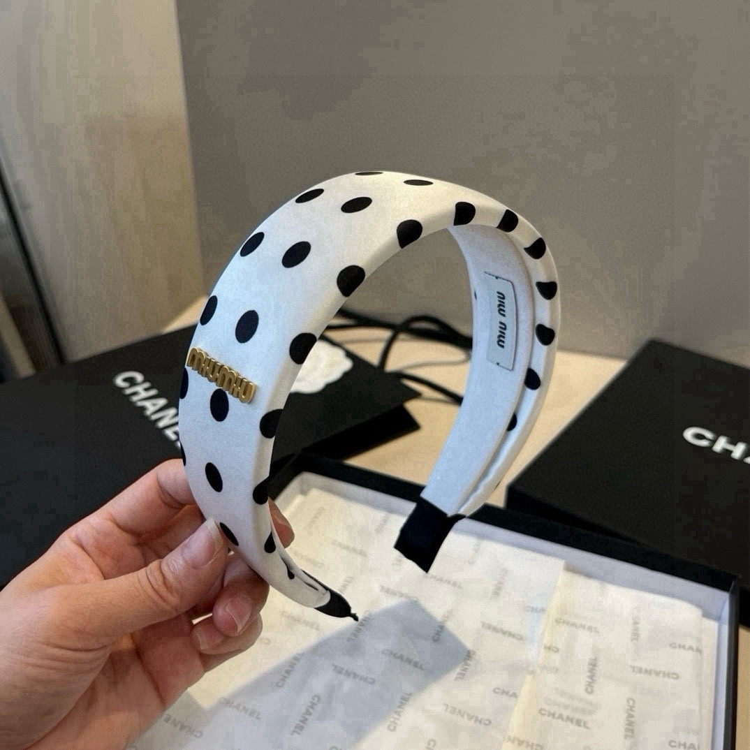 🆕

miumiu缪缪新款发箍