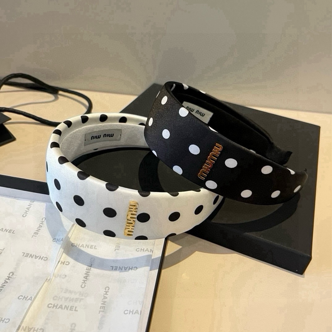 🆕

miumiu缪缪新款发箍