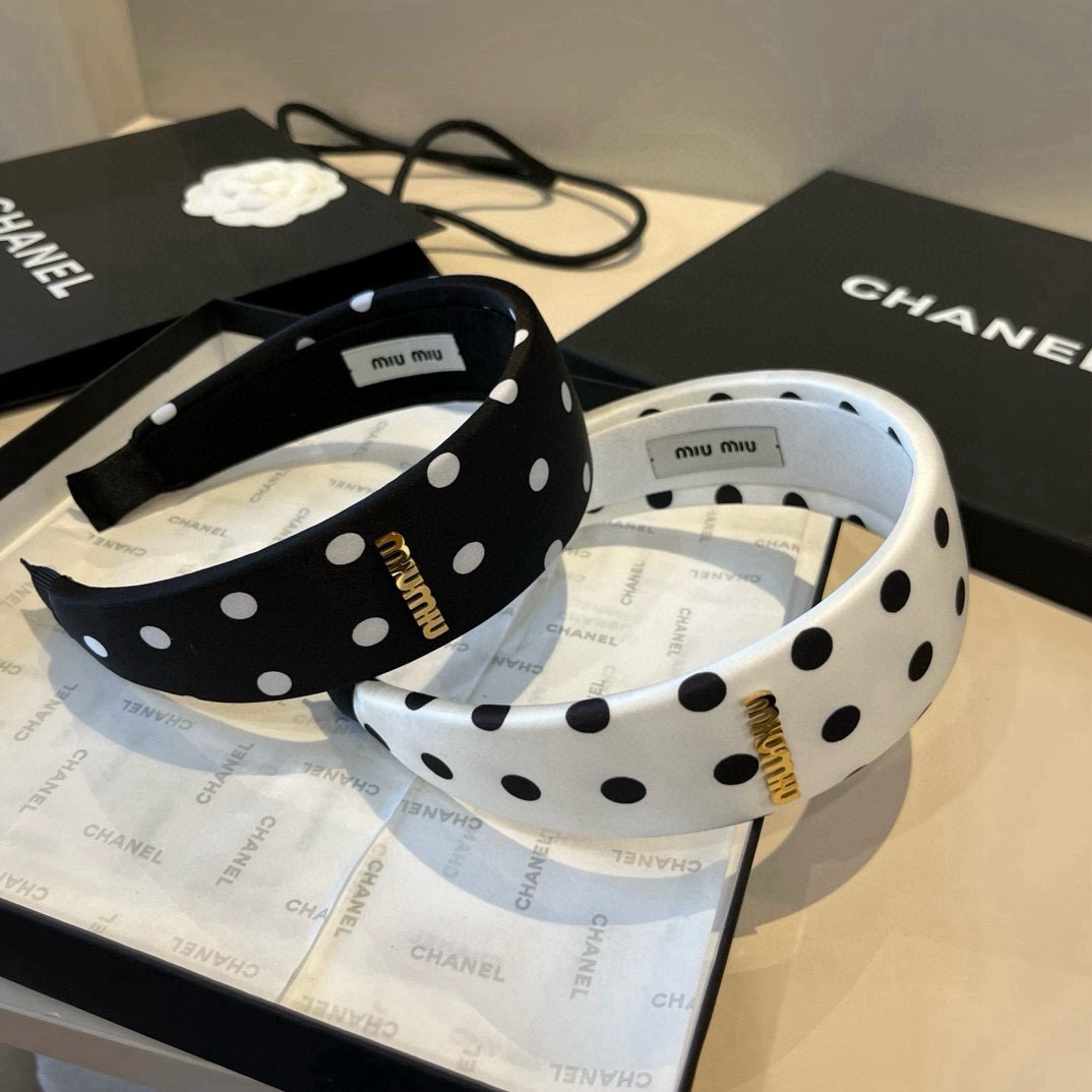 🆕

miumiu缪缪新款发箍