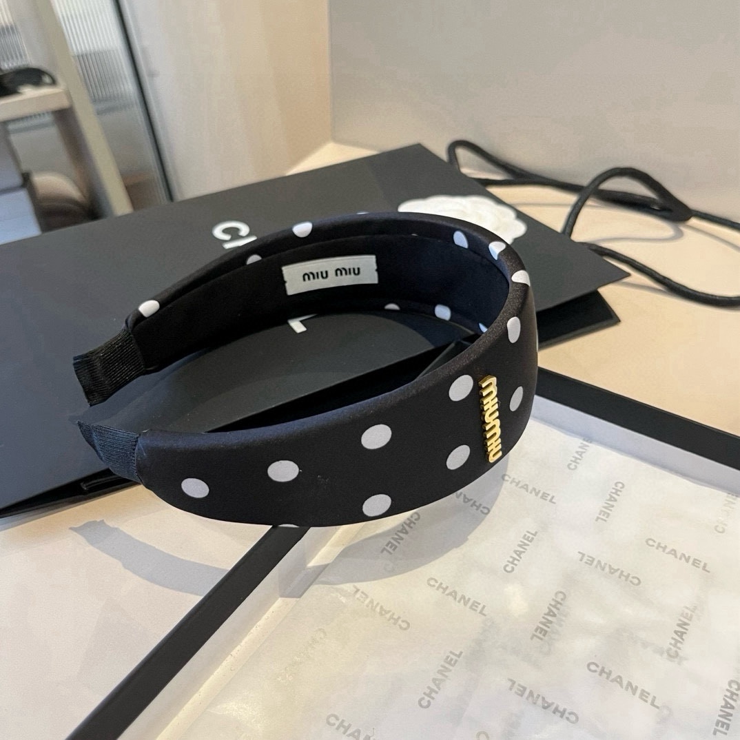 🆕

miumiu缪缪新款发箍