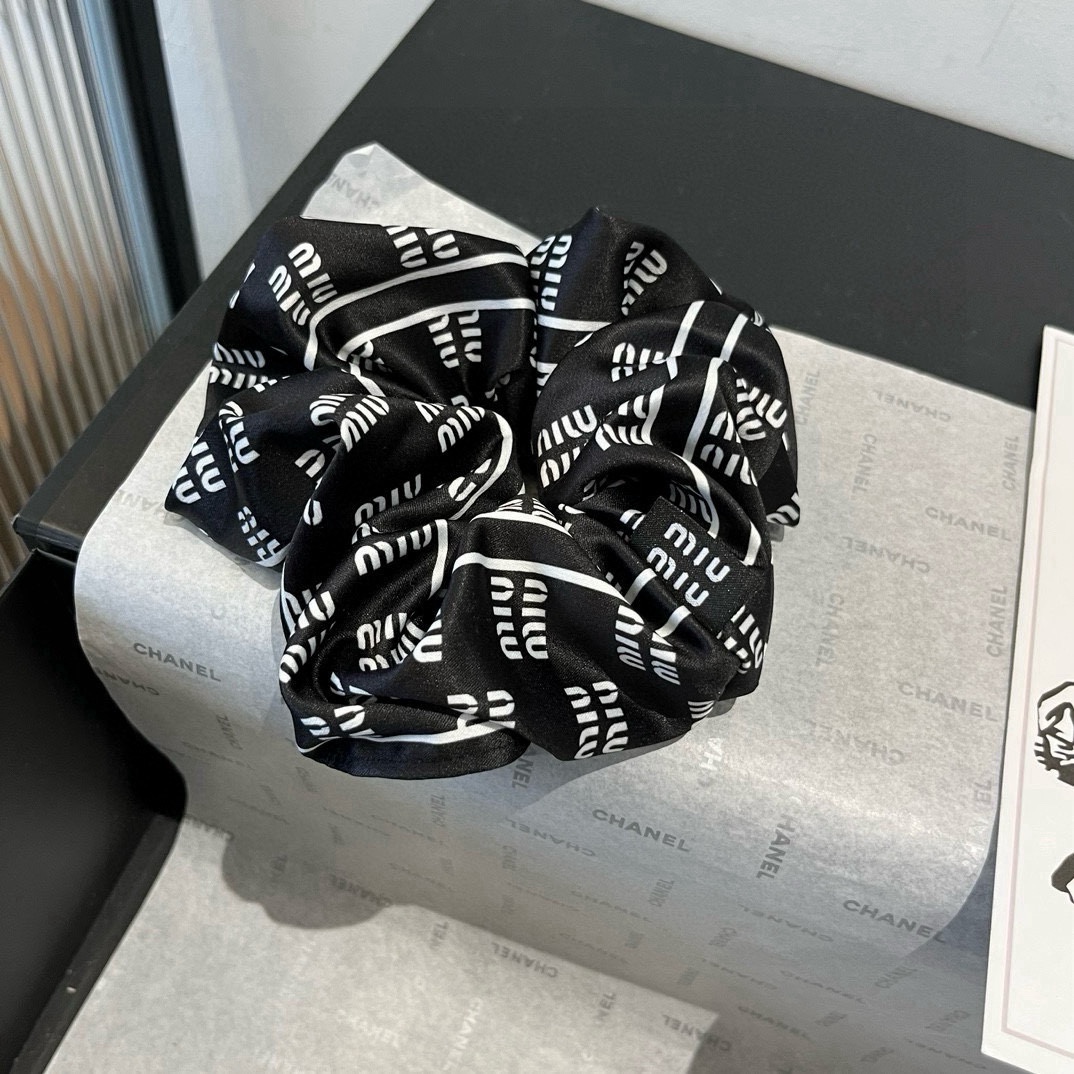 🆕

miumiu缪缪新款发圈