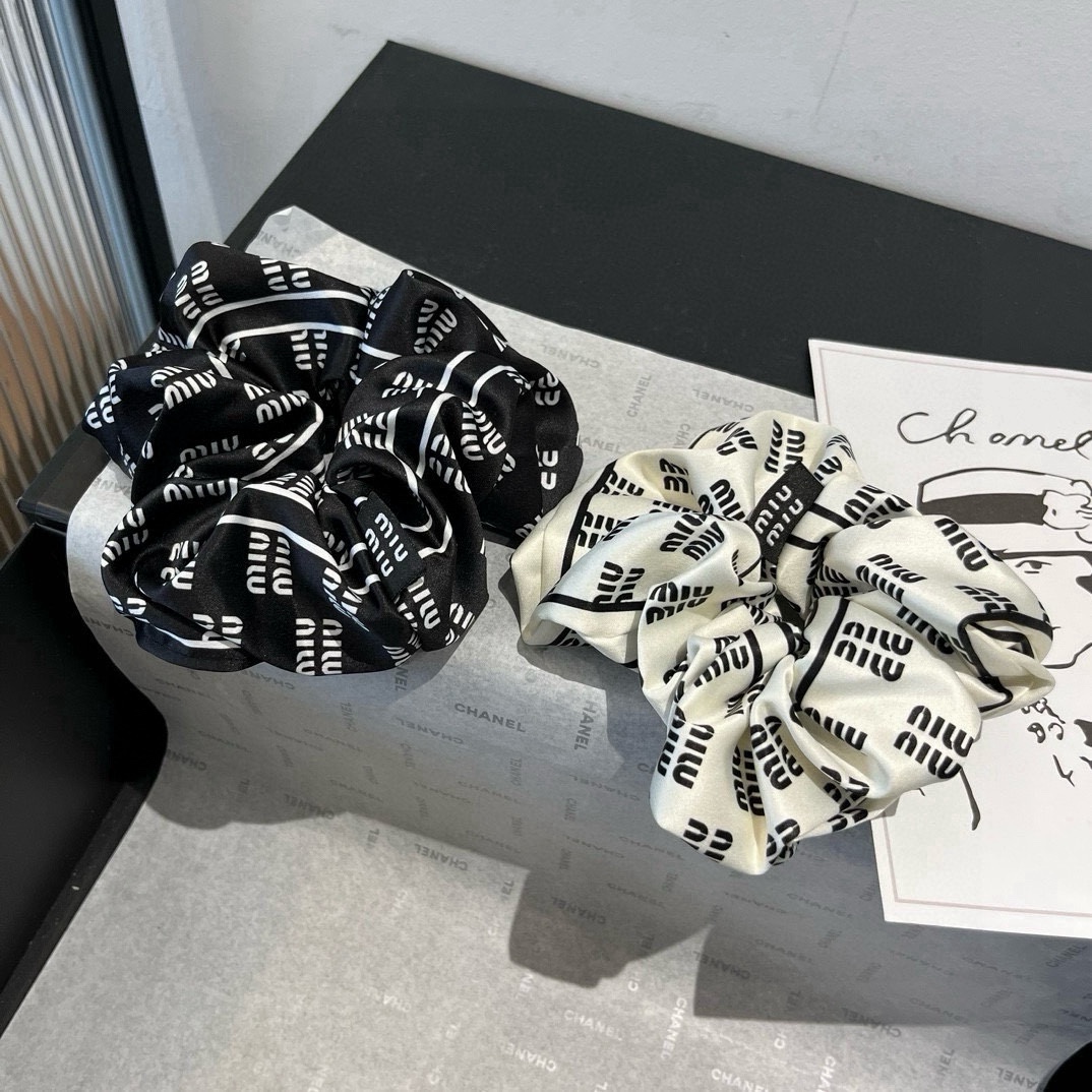 🆕

miumiu缪缪新款发圈