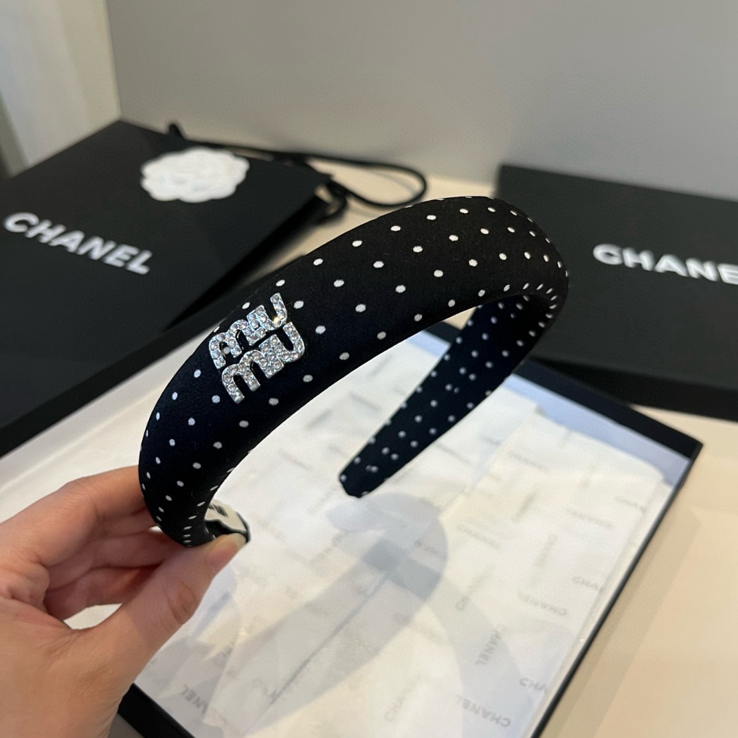 🆕

miumiu缪缪新款发圈
