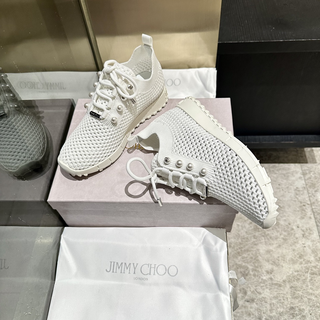 “648 Jimmy Choo Weeks: Exclusive Launch of Hair-Lined Leisure Shoes” - 图片 5