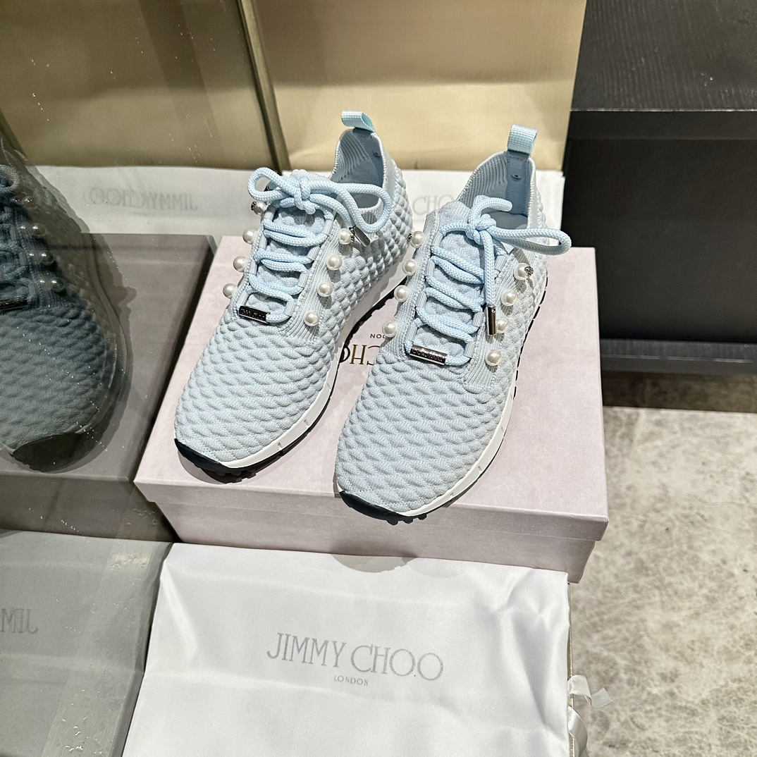 “Jimmy Choo Factory Price Launches Exclusive Leisure Shoes, Breaking Time Limits” - 图片 4