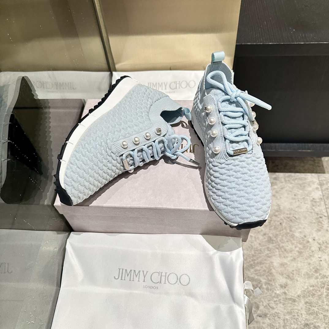 “Jimmy Choo Factory Price Launches Exclusive Leisure Shoes, Breaking Time Limits” - 图片 7