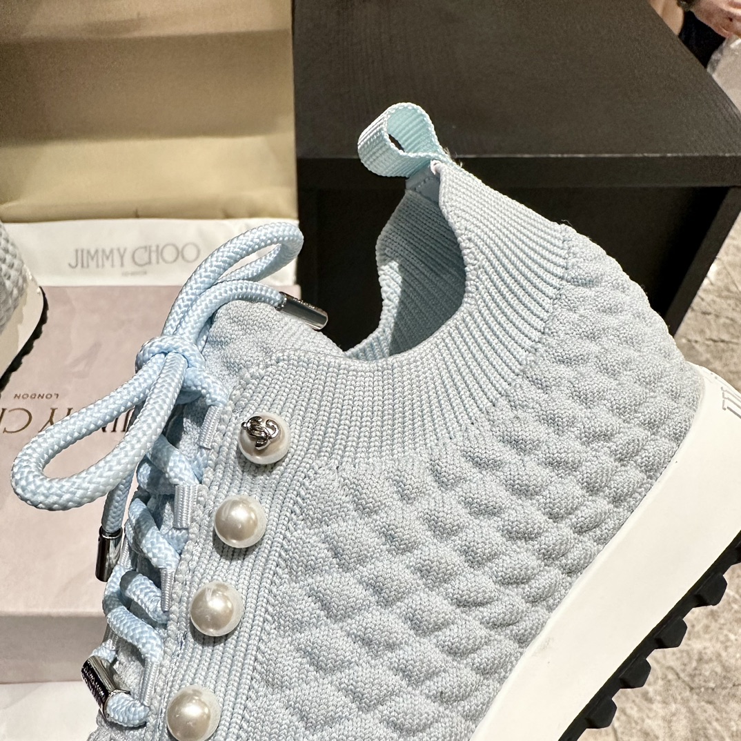 “Jimmy Choo Factory Price Launches Exclusive Leisure Shoes, Breaking Time Limits” - 图片 8