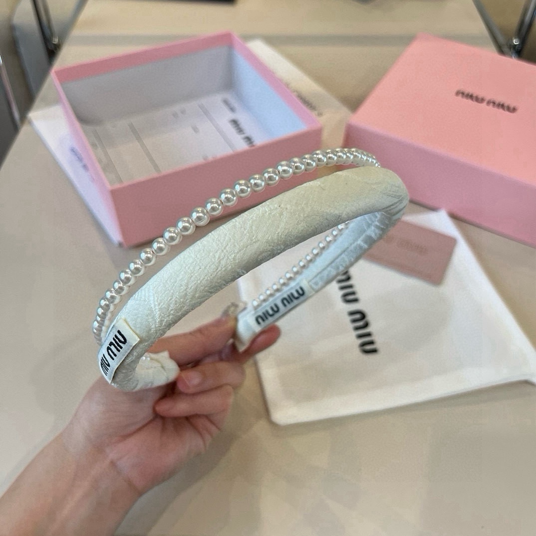 🆕

miumiu缪缪新款发箍