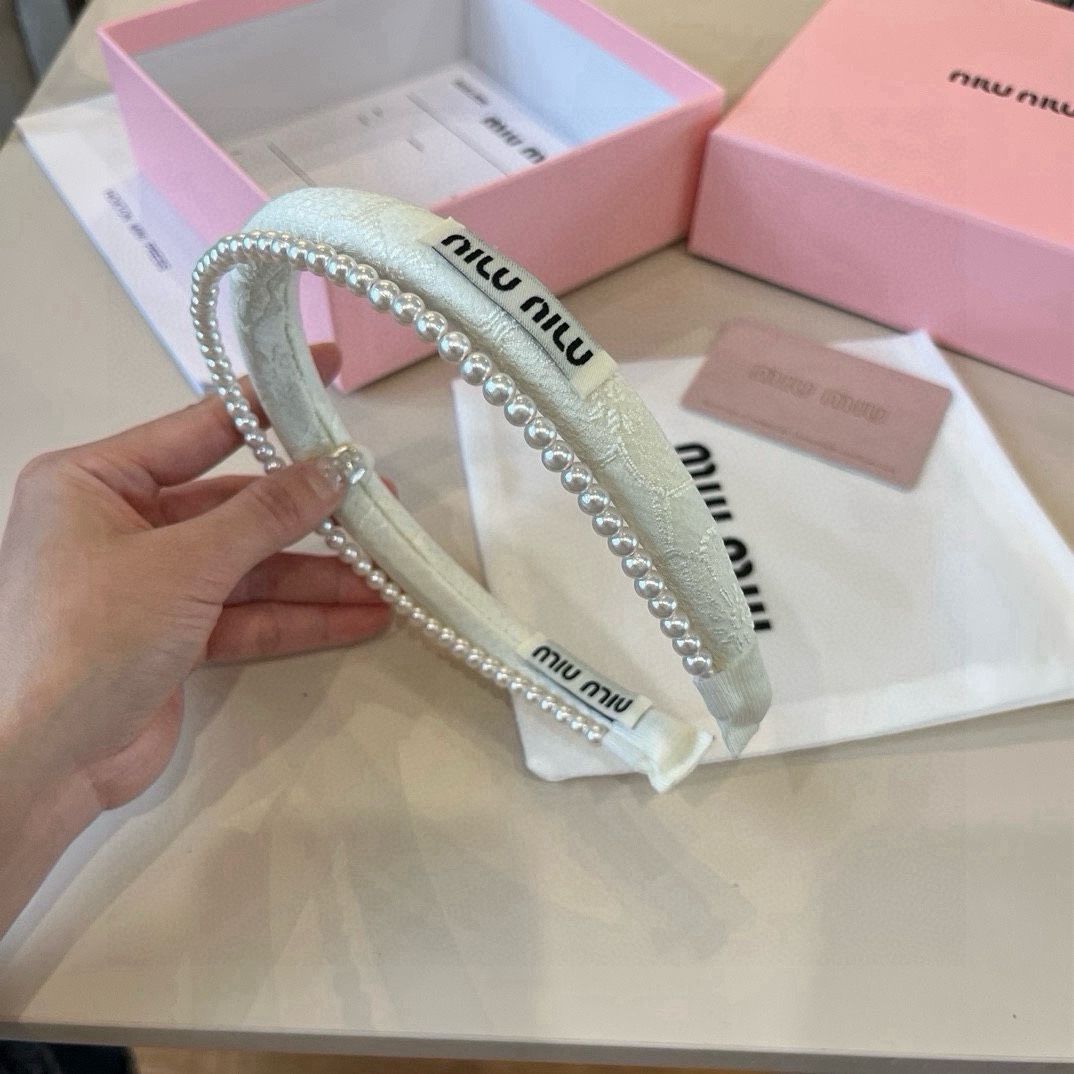 🆕

miumiu缪缪新款发箍