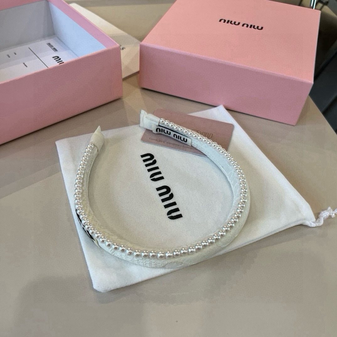 🆕

miumiu缪缪新款发箍