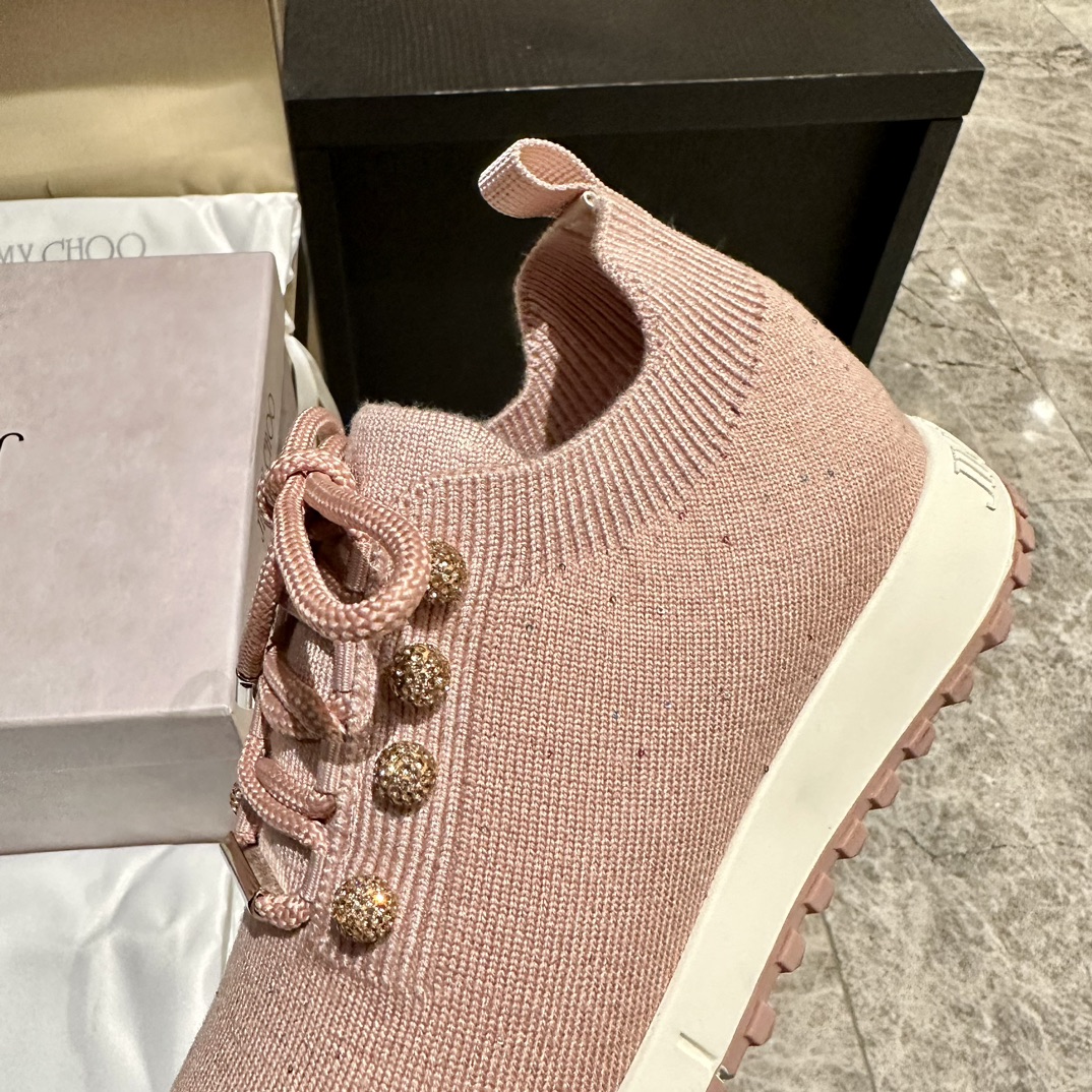 Exclusive Launch: Factory Prices for Fur-Lined Leisure Shoes by Jimmy Week - 图片 6
