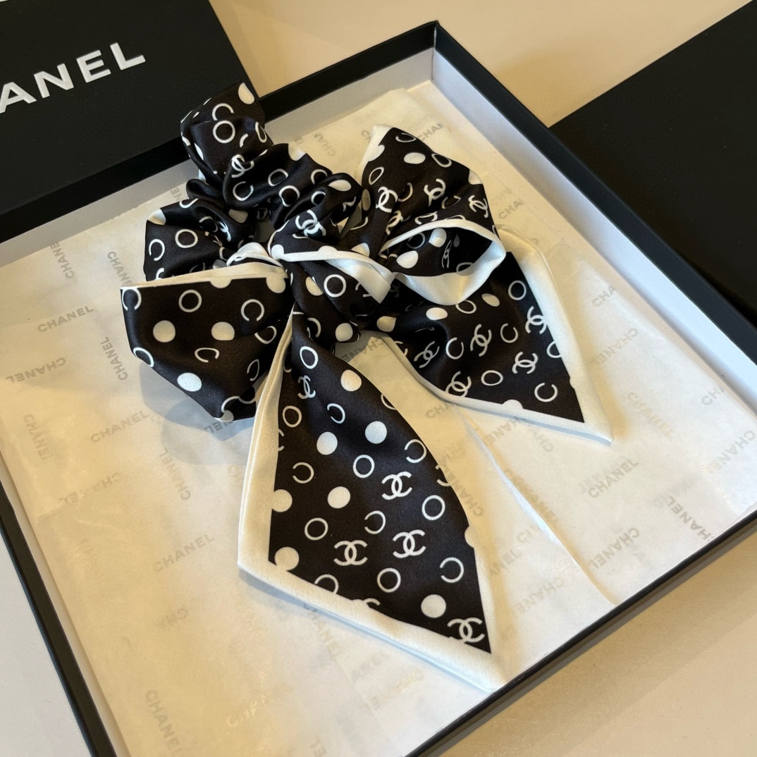 🆕

Chanel香奈儿蝴蝶结发圈