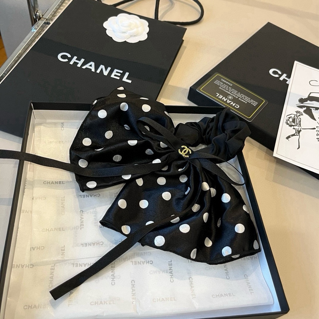 🆕

Chanel香奈儿高级发圈，带手工钉珠