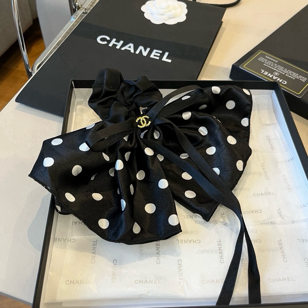 🆕

Chanel香奈儿高级发圈，带手工钉珠