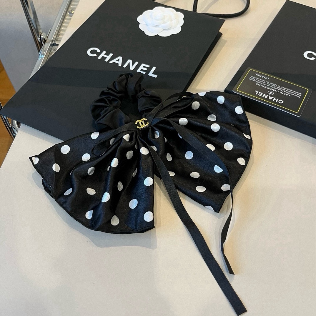 🆕

Chanel香奈儿高级发圈，带手工钉珠