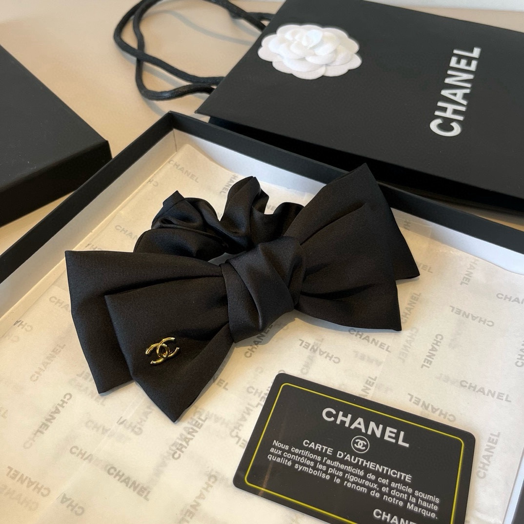 🆕

Chanel香奈儿蝴蝶结发圈 黑 白两色