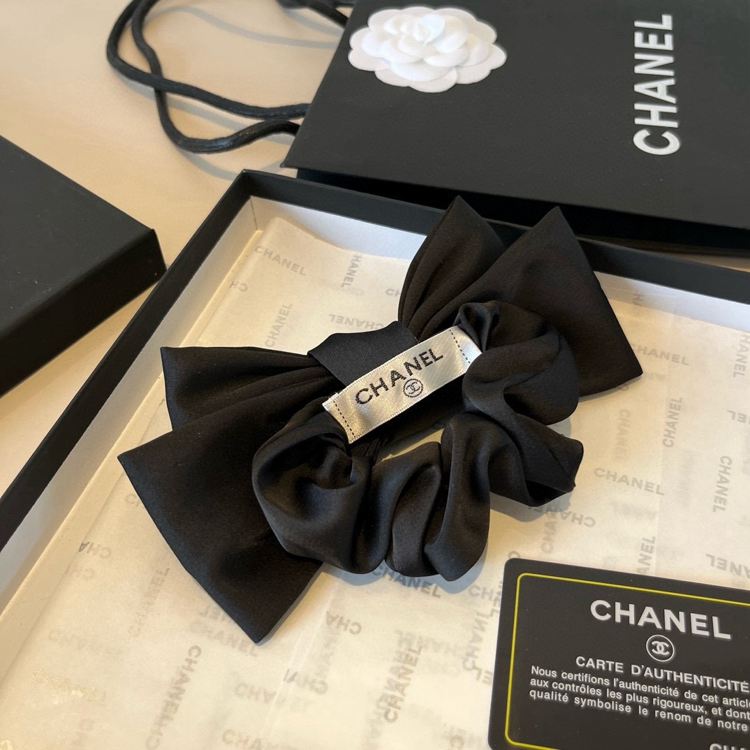 🆕

Chanel香奈儿蝴蝶结发圈 黑 白两色