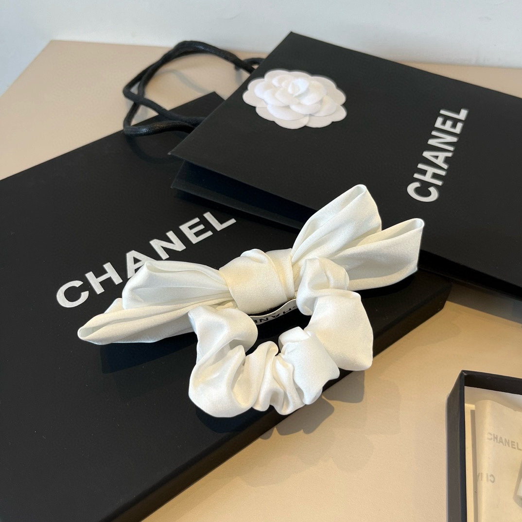🆕

Chanel香奈儿蝴蝶结发圈 黑 白两色
