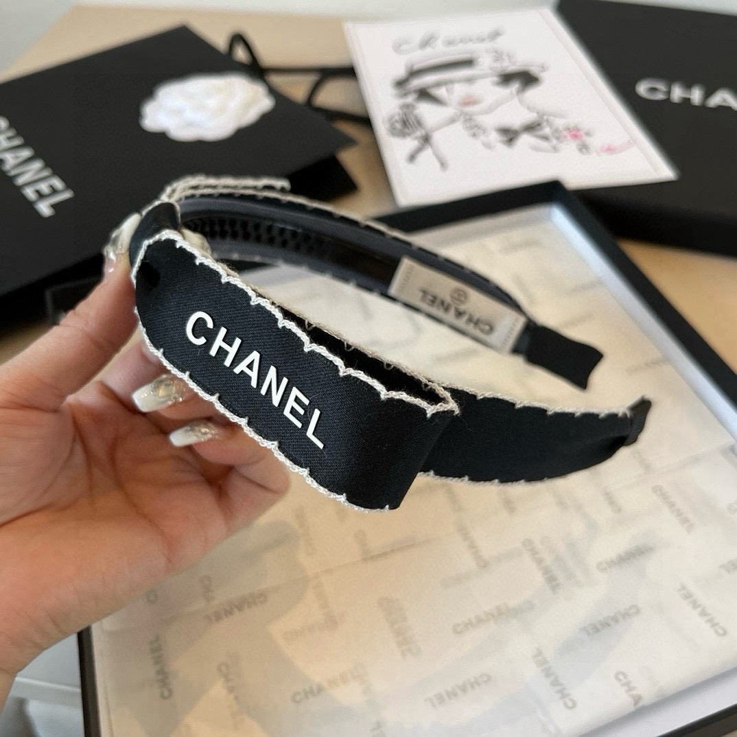 🆕

Chanel香奈儿经典蝴蝶结发箍，黑 白两色