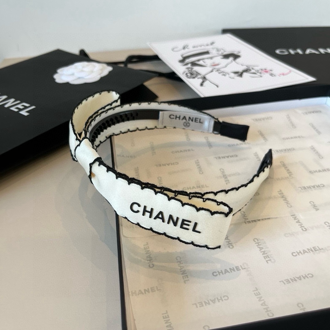 🆕

Chanel香奈儿经典蝴蝶结发箍，黑 白两色