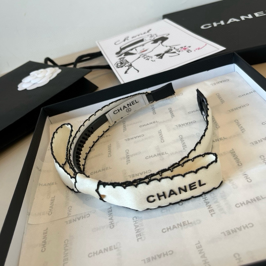 🆕

Chanel香奈儿经典蝴蝶结发箍，黑 白两色