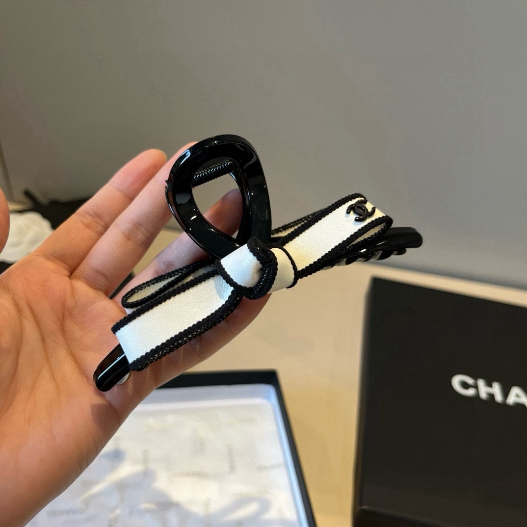 🆕

Chanel香奈儿高级发箍