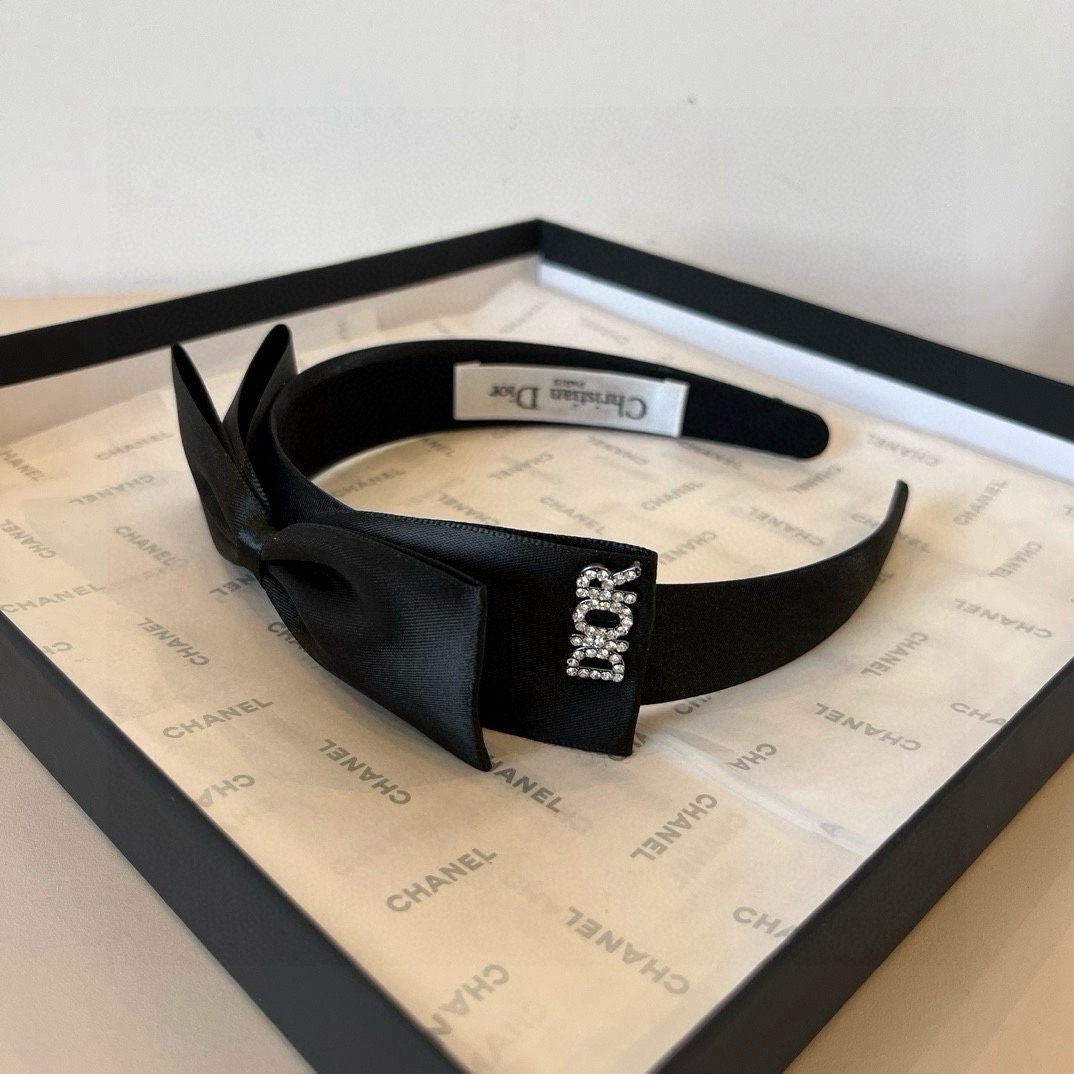 🆕

Dior迪奥新款蝴蝶结发箍