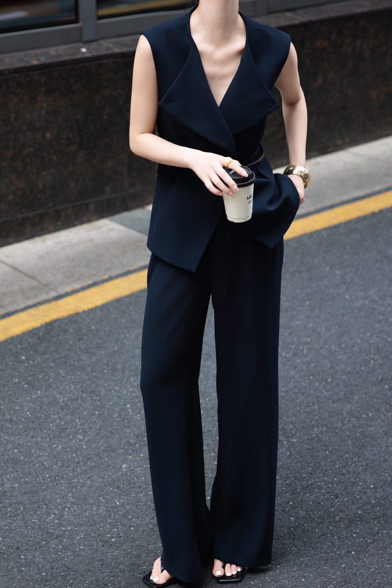 “High-Quality Women’s Clothes: Custom Suits, Wearable Skills, and Multifunctional Style Burst” - 图片 6