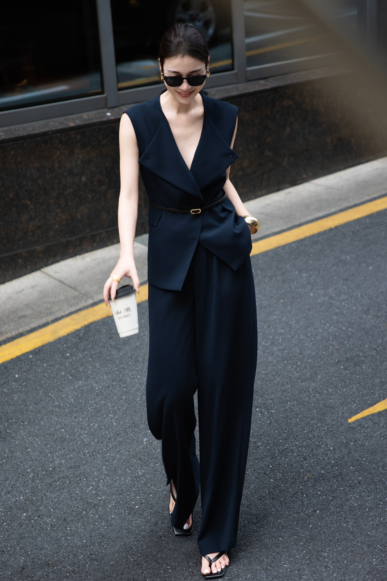 “High-Quality Women’s Clothes: Custom Suits, Wearable Skills, and Multifunctional Style Burst” - 图片 2