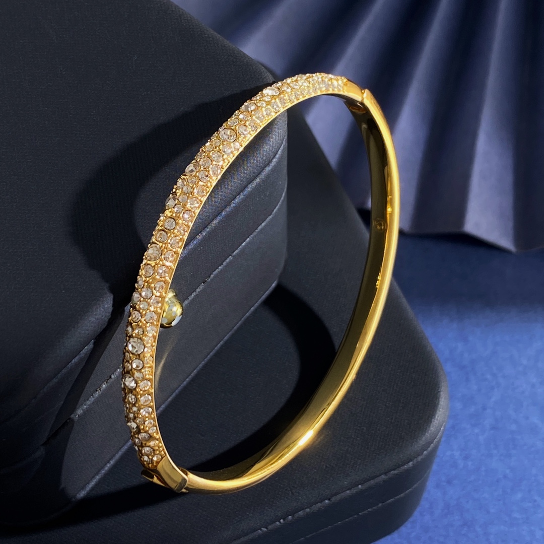 Schwartz Chiaumeins Brass Bracelets: Gold-Plated, 16.4g, 5.9cm x 5.2cm, 0.47cm Width - 图片 9