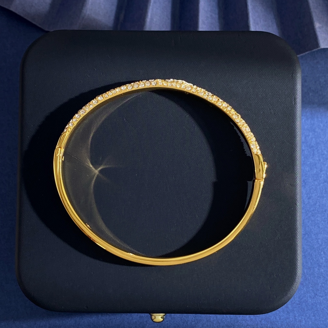 Schwartz Chiaumeins Brass Bracelets: Gold-Plated, 16.4g, 5.9cm x 5.2cm, 0.47cm Width - 图片 8