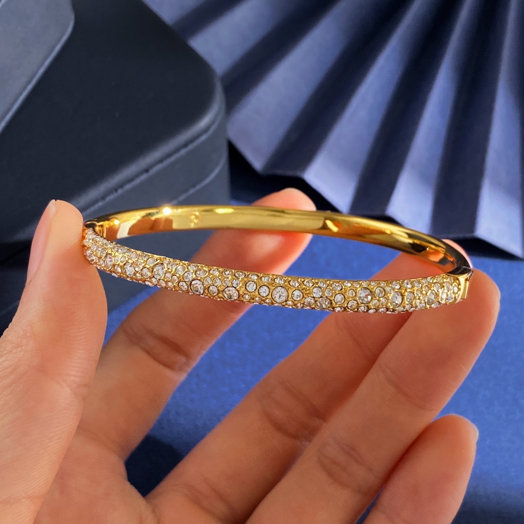 Schwartz Chiaumeins Brass Bracelets: Gold-Plated, 16.4g, 5.9cm x 5.2cm, 0.47cm Width - 图片 7