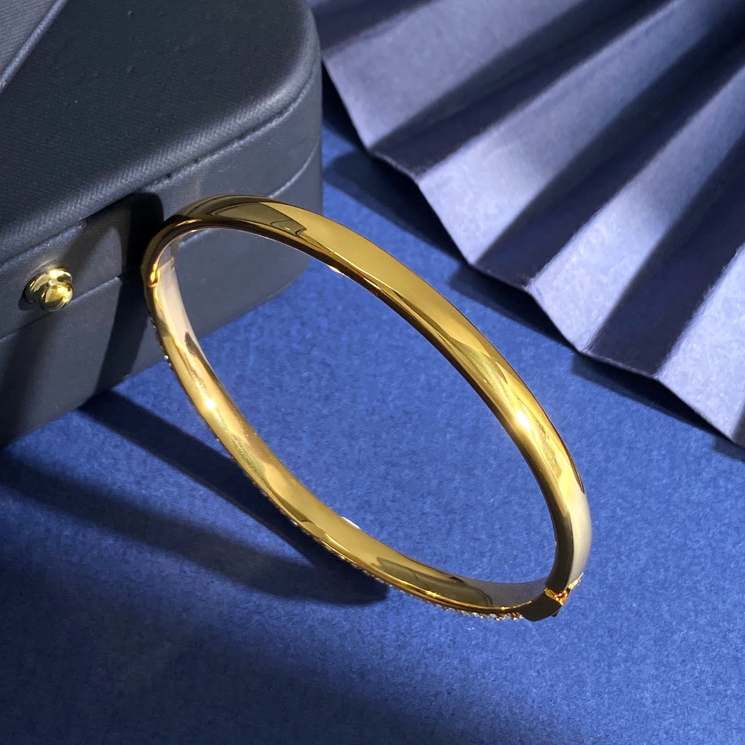 Schwartz Chiaumeins Brass Bracelets: Gold-Plated, 16.4g, 5.9cm x 5.2cm, 0.47cm Width - 图片 6