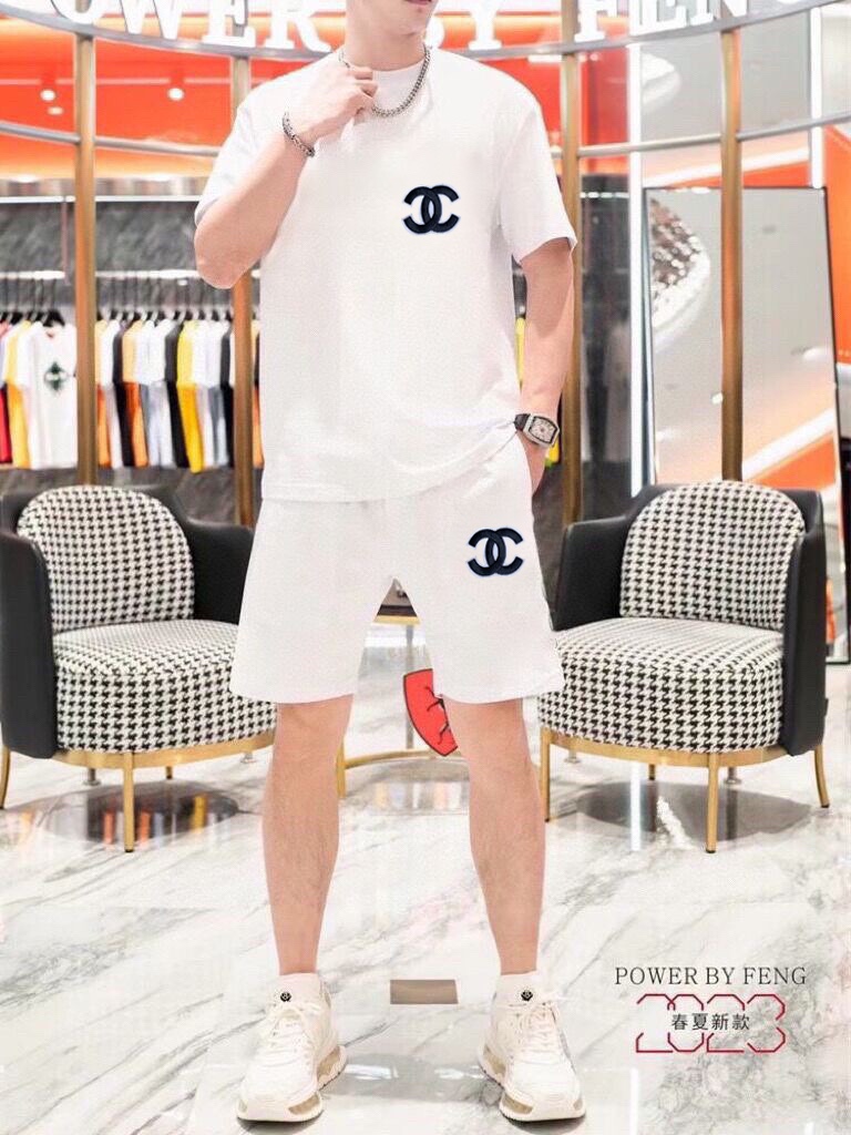 Chanel 品牌【CHANEL香奈儿】 2025新款男士短袖短裤套装 销售 市面高端版本 手感细腻柔软 让你穿着更加舒适 立体裁剪版型超赞 尺码:M-5XL下单请报身高体重